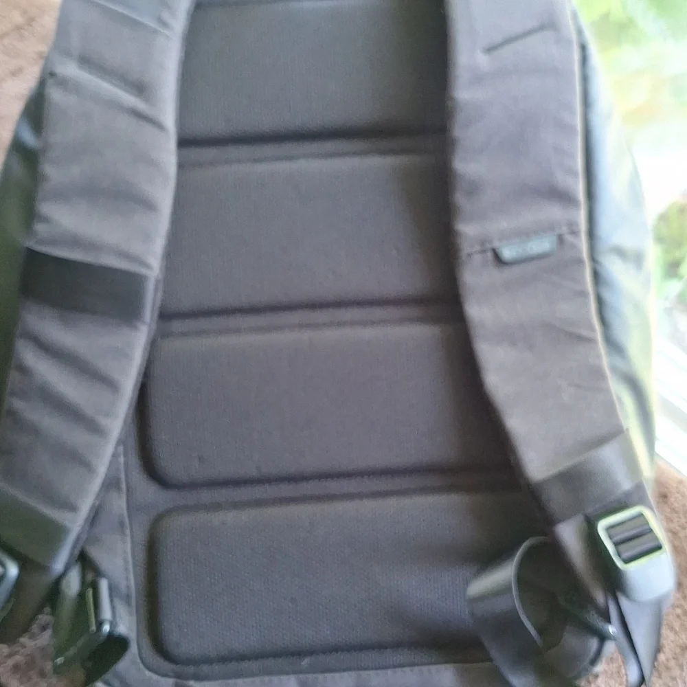 Incase City Compact   Backpack - Picture 6 of 7